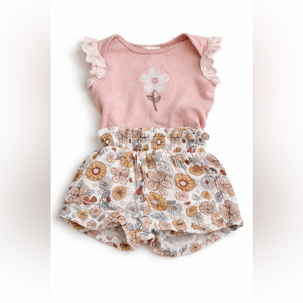 Rabbit + Bear Organic | Baby Girl | 3–6M | Floral Shorts/Top Set | Boho Ruffle